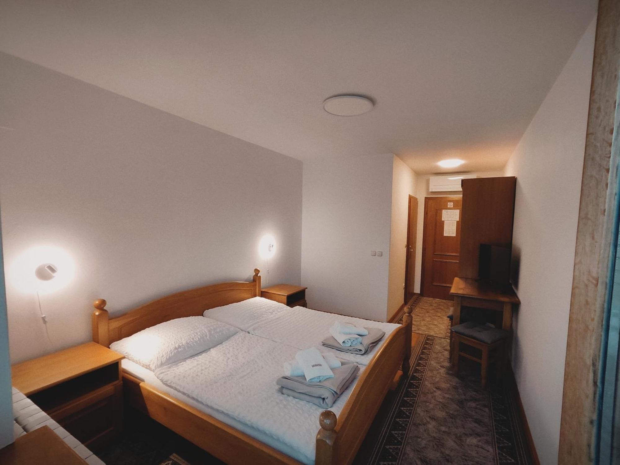 摩拉瓦托普利采 畔可儿旅馆酒店 外观 照片